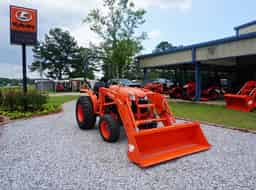 Kubota L3302DT Tractor