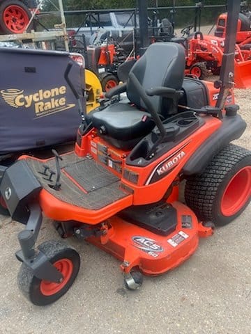 2019 Kubota ZD1211-60 with Cyclone Rake Leaf Vacuum