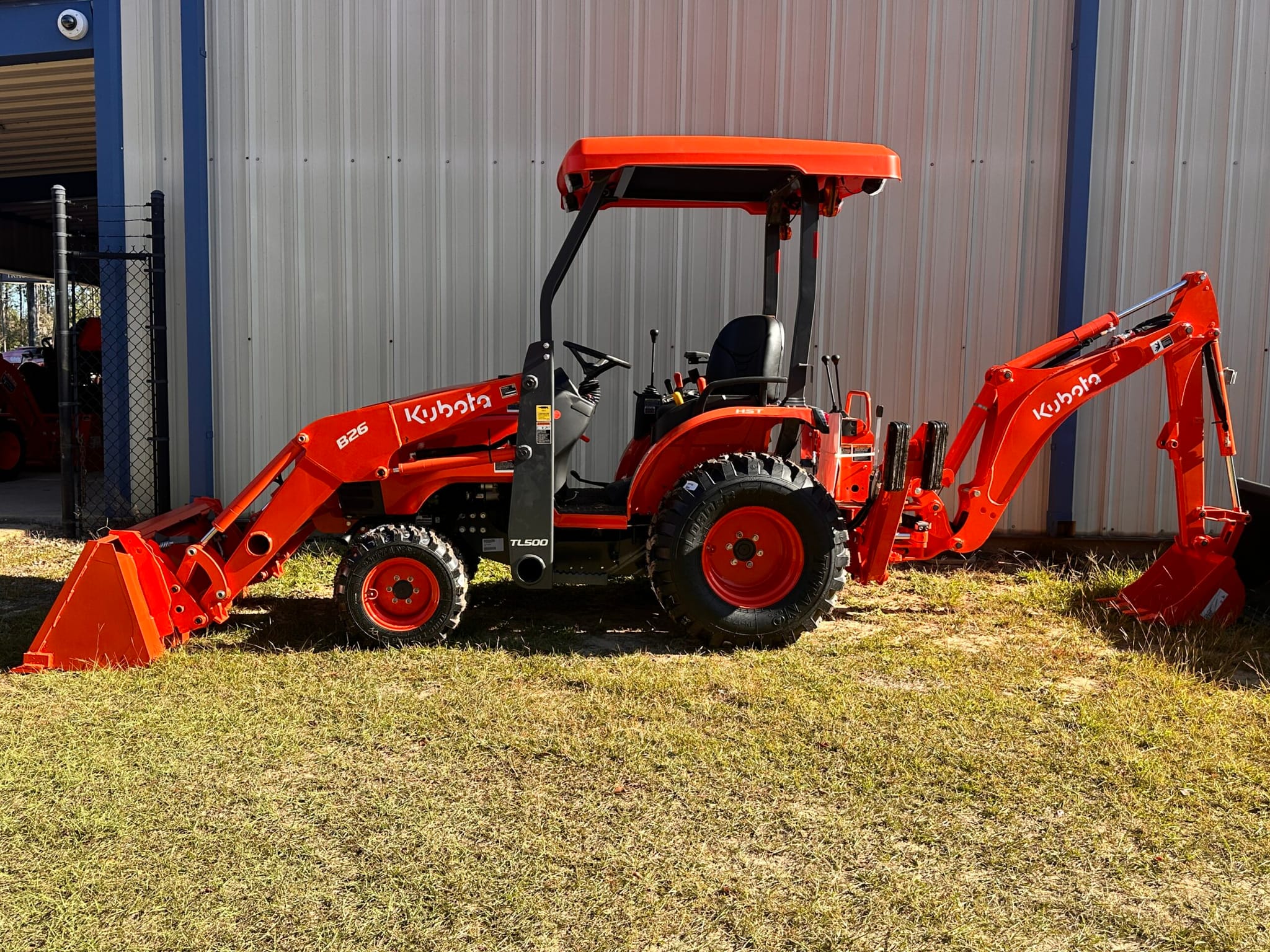 Kubota B26 Tractor Loader Backhoe