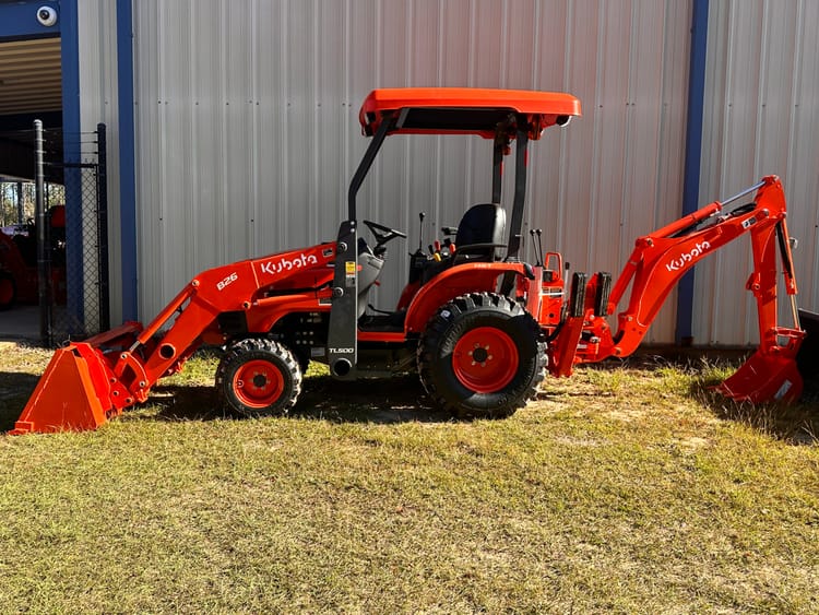 Kubota B26 Tractor Loader Backhoe