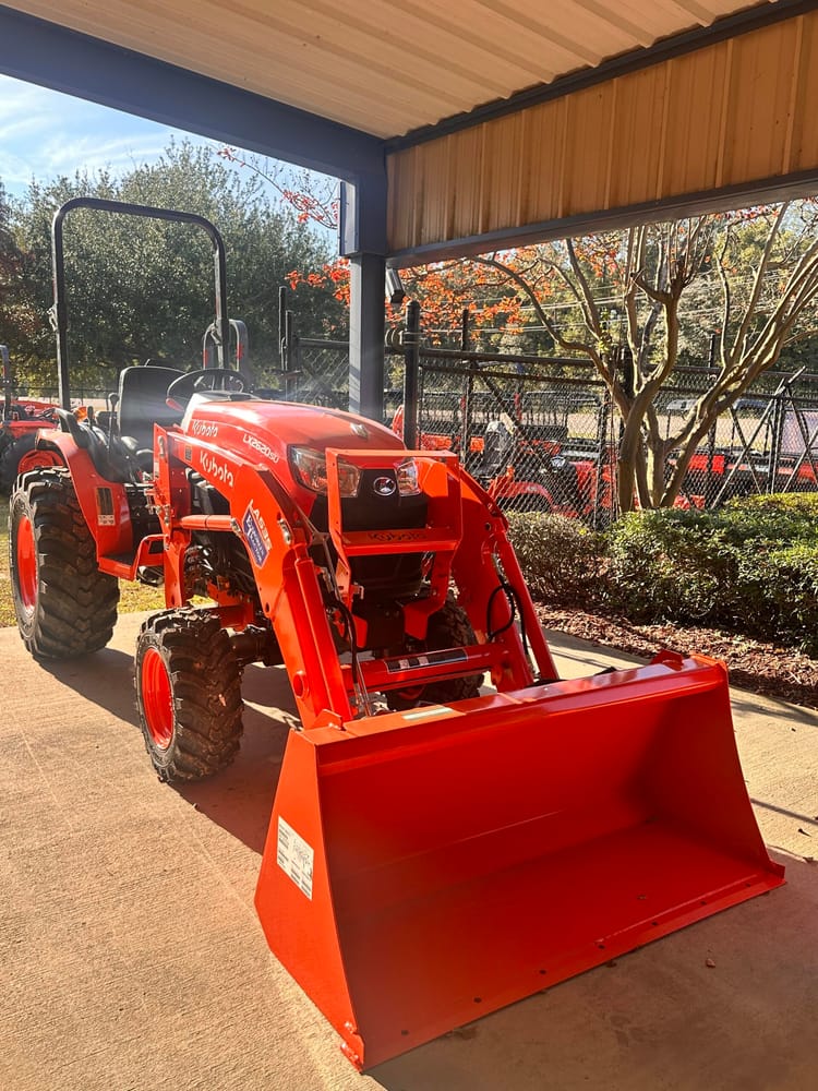 Kubota LX2620 Compact Tractor