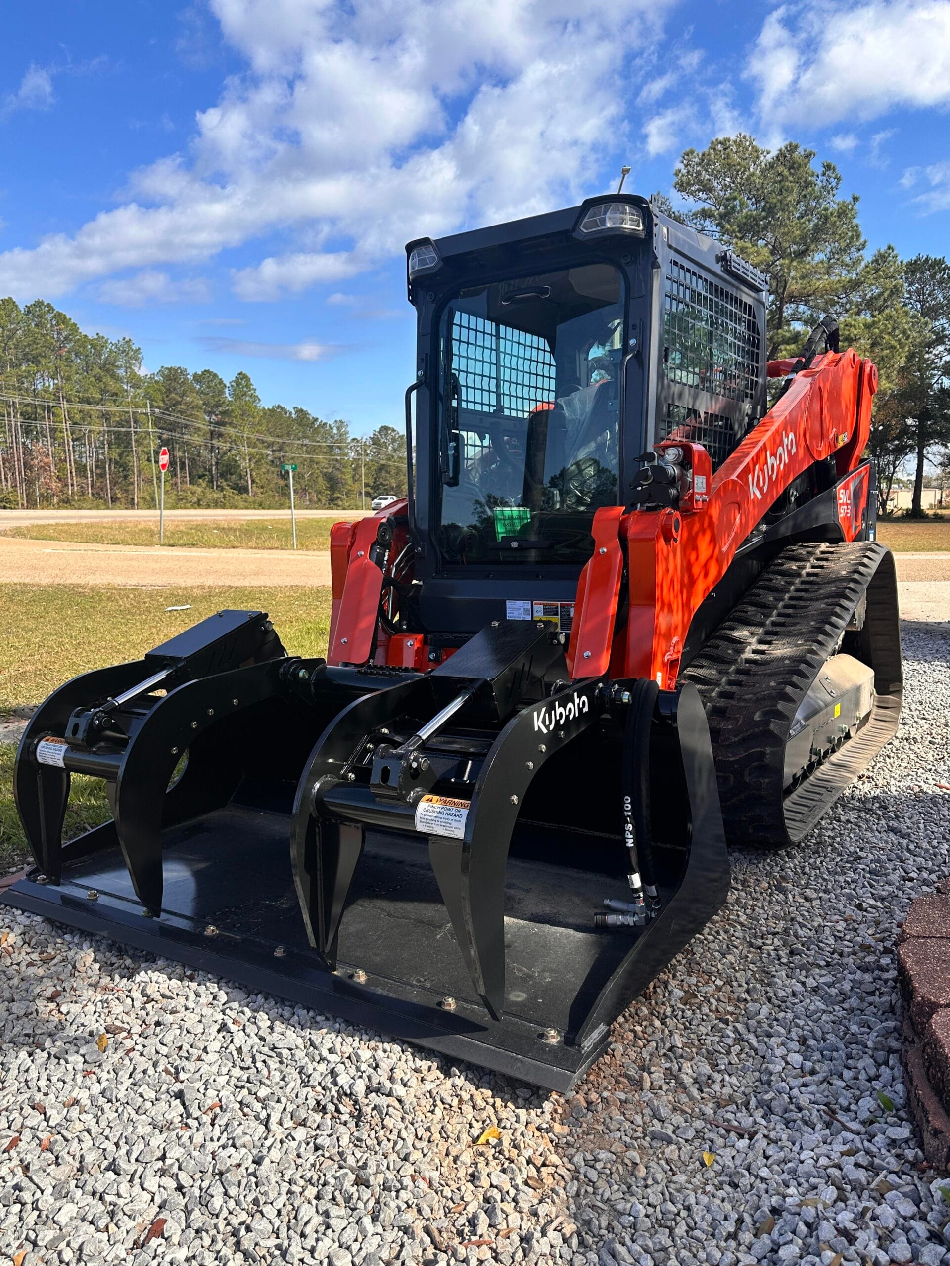 Kubota SVL97-3 Track Loader With Grapple Bucket