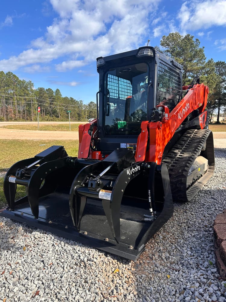 Kubota SVL97-3 Track Loader With Grapple Bucket